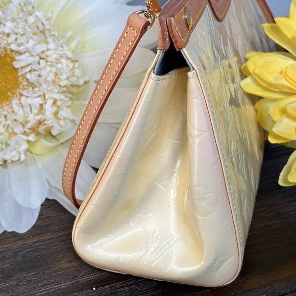 Louis Vuitton Vernis Roxbury Drive Handbag! - Picture 5 of 15